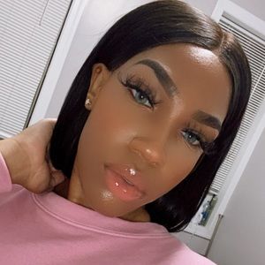 Meet your Posher, Sabria